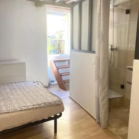 Terrasse. A 50m De La Sablettes * Μεντόν