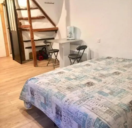 Terrasse. A 50m De La Sablettes *